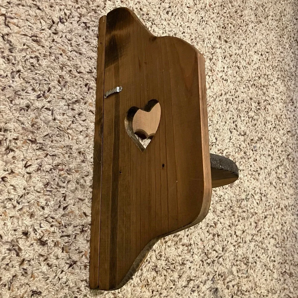 VTG‎ 90s Wooden Heart Cutout Corner Wall Shelf Pegs Cottagecore Farmhouse Rustic